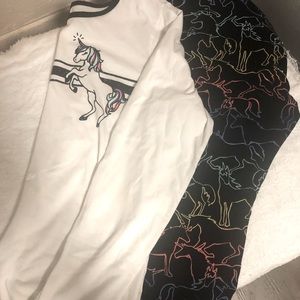 Long sleeve mid-weight t-shirt and leggings.